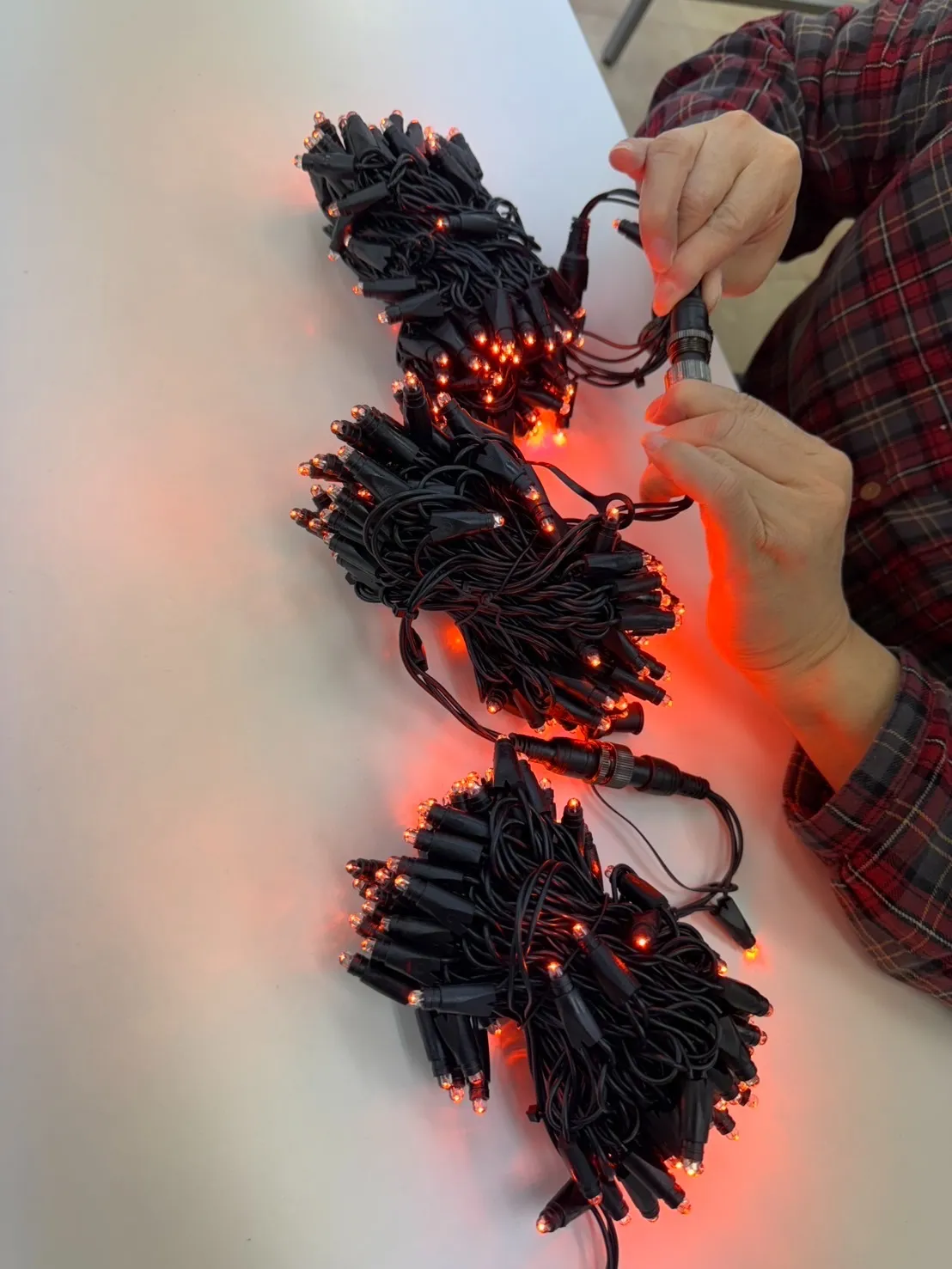 作業風景(LED点灯チェック)